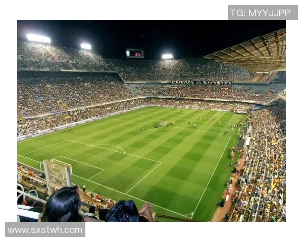 足坛魔王霸气降临震撼绿茵赛场引燃全球球迷激情热潮