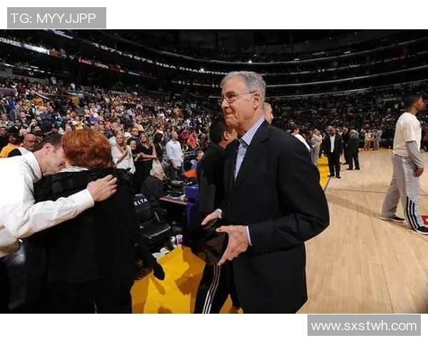 足球传奇巨星全明星阵容挂画展现足球荣耀与激情瞬间